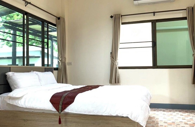 Fully furnished 32 SQM studio with kitchen, wifi and pool access.