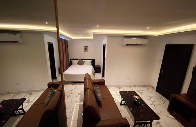 Fully Furnished 1Bedroom with Rooftop Pool