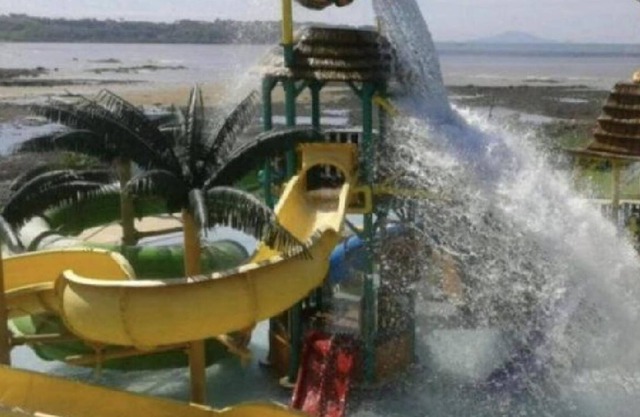 Fully furnished apartment located in a beach area but very close to the city.