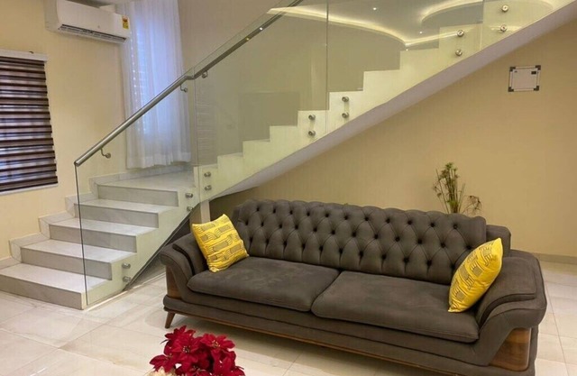 Fully Furnished Luxury 2 BR Apartment