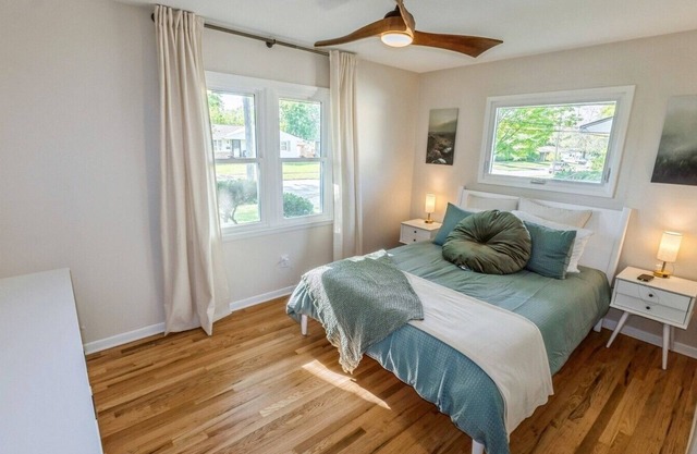 Fully-Renovated 3 BR near DSM! Work travel & Family Friendly.