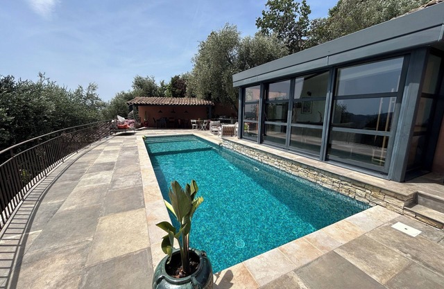Fully renovated vacation home, exceptional sea view, swimming pool, chargeVE