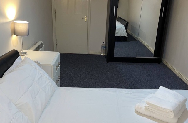 Fully service one bedroom Apartment