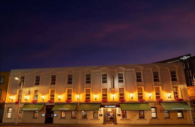 Fun at Dublin Zoo! Two Contemporary Accommodations in Downtown Dublin!