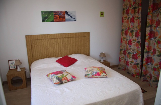 Furnished in a house with garden and private parking