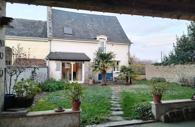 Furnished 3-bedroom house for 6 to 8 people in the heart of the vineyards