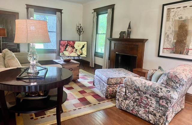 Furnished monthly rental, near Rhinebeck & BARD - A "Modern Country Classic"