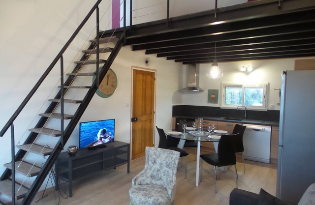 Furnished rental in the countryside 3km from orange city center, 20km from avignon