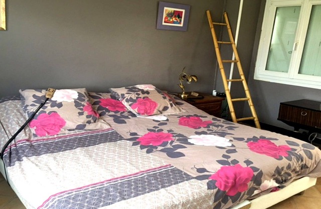 furnished room for 2