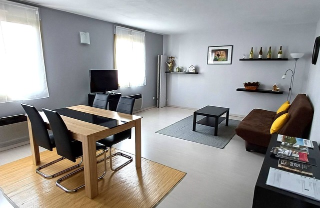 Furnished tourist accommodation between station and city of gastronomy and wine