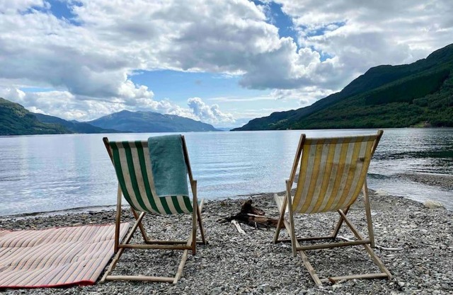 Gårdsovernatting med fjell og fjord!