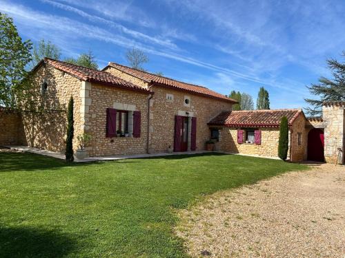 Gîte 4 personnes - 600m de Plan d'eau de " Lac de Neufont "