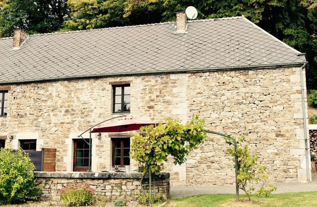 Gîte Basilic Havre de Paix pour 7 Personnes au Cœur de la Nature et près de la Meuse