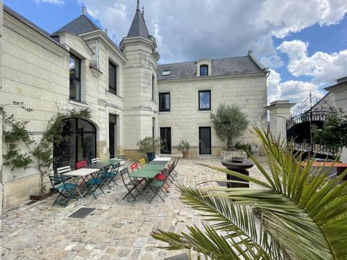 Gîte de Charme à Avoine avec Spa Privé et Jardin - FR-1-381-621