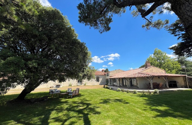 Gîte de Charme et de Caractère au Calme Avec Jardin et à 10 Mins de la mer
