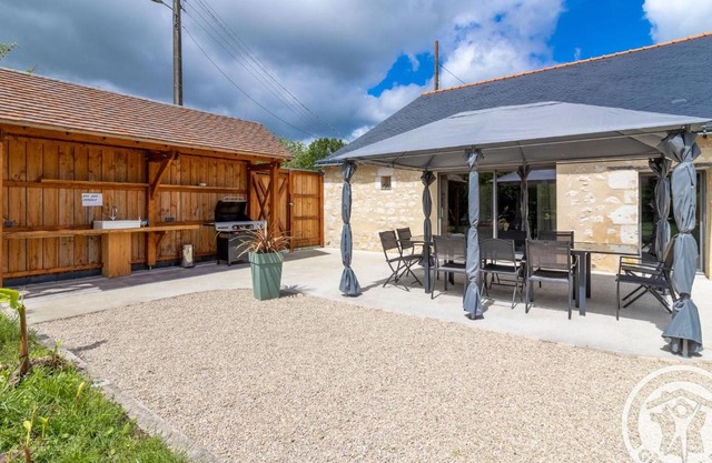 Gîte de groupe avec salle de jeux, jardin 4000m², proche forêt de Chandelais et Zoo de la Flèche - FR-1-622-56