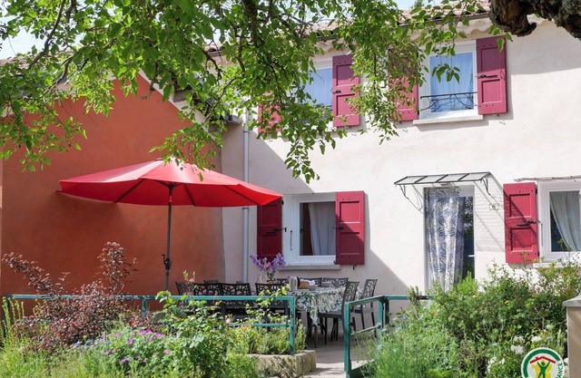 Gîte Del Païs village house, in the heart of the Parc des Baronnies Provençales