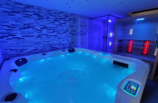 Gîte, jacuzzi, sauna, love room, Christmas markets