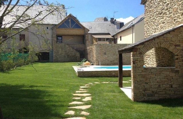 Gîte LA BASILIQUE, sleeps 4