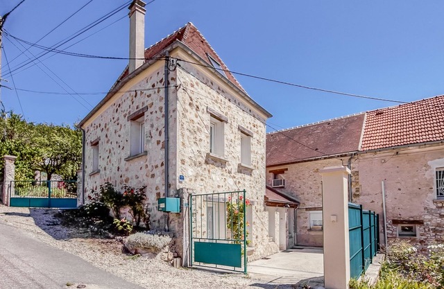 Gîte Leomie 4* - Maison en pierre au pied des vignes - Monthurel