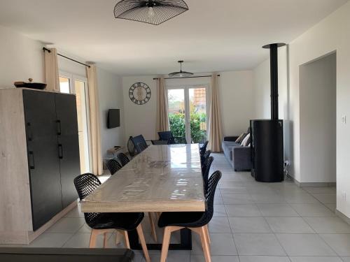 Gîte neuf, à 12mn du Futuroscope, à la campagne-Le Coquelicot