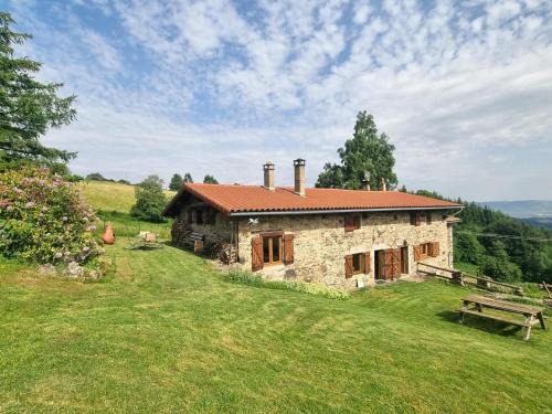 Gîte paisible au cœur du Pilat avec cheminée - FR-1-496-294
