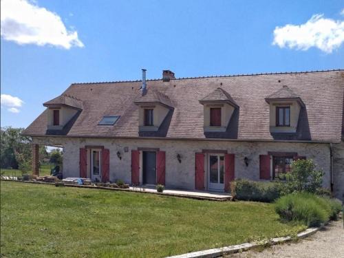 Gîte spacieux avec jardin et cheminée près de Vichy - FR-1-489-486