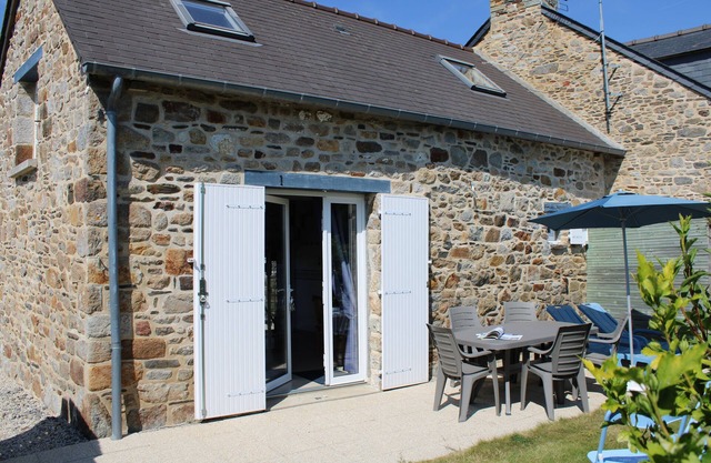 Gîte TI GLAS-Gîte in renovated farmhouse in Mont-St-Michel bay