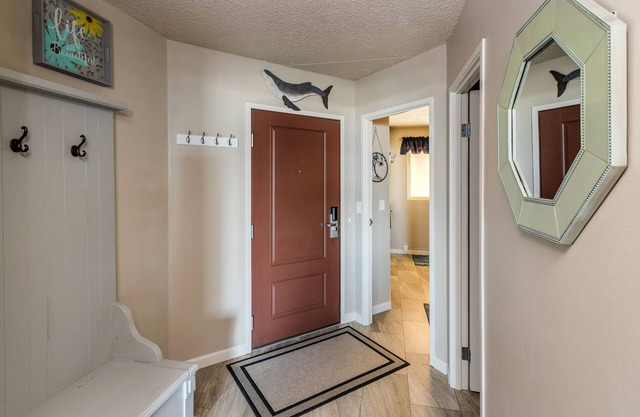 G696 1 Bedroom Loft 4th Floor No cleaning fees