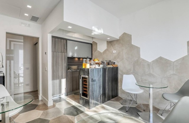 Gallery Suite