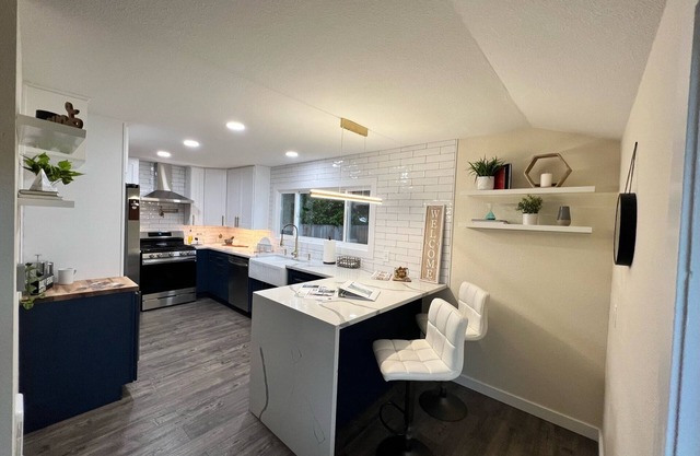 Game-Day Getaway! Modern Home near Downtown, Schools and Stadiums