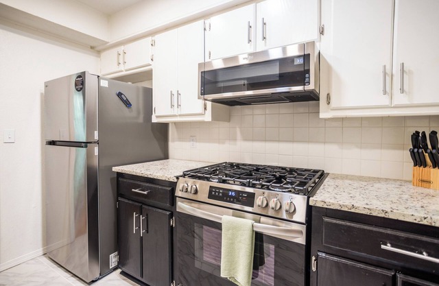 Gameroom/Fireplace/Bar/Backyard/Pet Friendly- Home in Adventure District of OKC