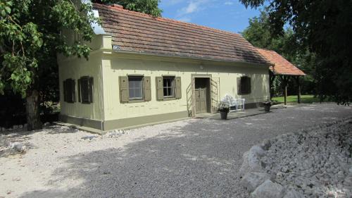 Gara Cottage