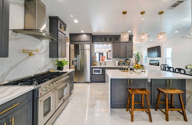 GARDEN GROVE HOME, ENJOY EXTRA 10% DICS FOR LONG STAY 31 + DAYS