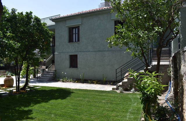Garden House - 5min from the beach!