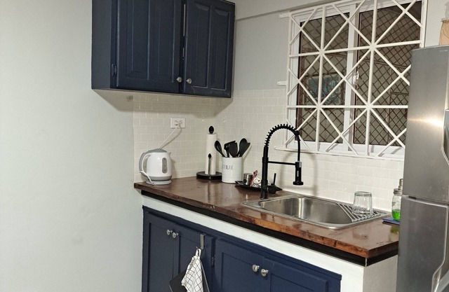 Garden Oasis, Garden Cottage, 5 mins from Manor Park.