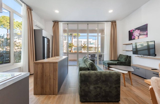 Garden View Apartment - Karafili