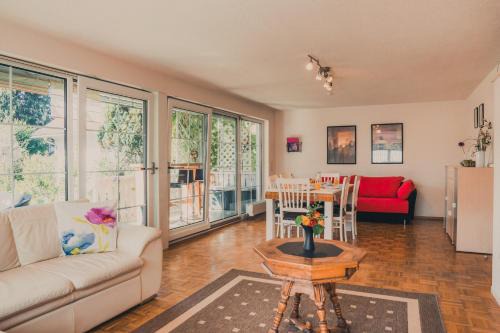 Gardenia-Altach, 2-4 P, Küche, Garten, Terrasse, Parkplatz, Wifi, Ski Stellplatz