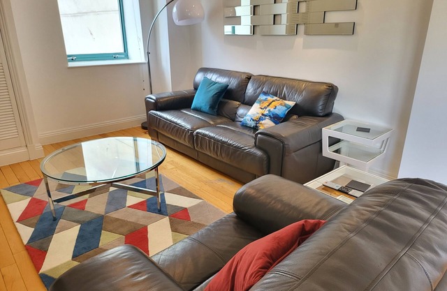 Garland Two Bedroom Apartment 1Min Walk to Station