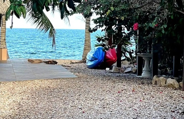 Gate House @ Hopkins Beach Retreat, Beach-Pool-Bikes-Kayaks-safe neighborhood