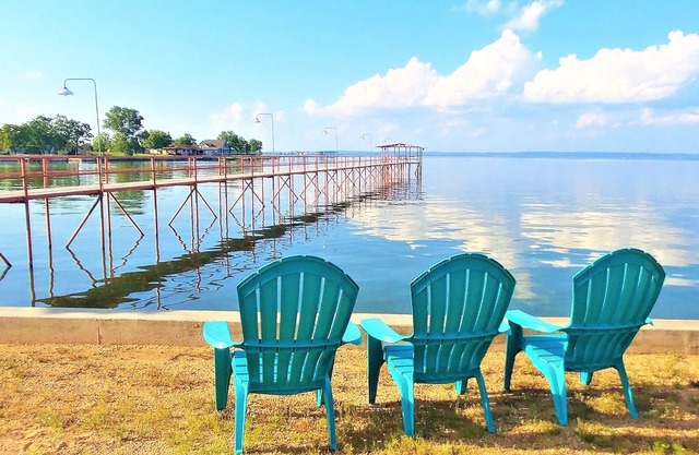 Gated, Waterfront, Kayaks, Games, 317 Ft Lighted Covered Concrete Fishing Pier