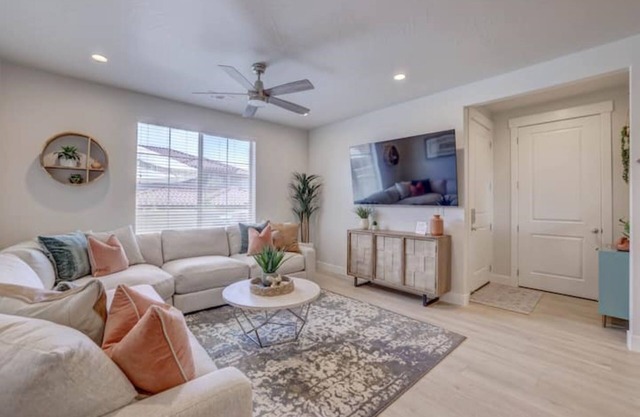 Gateway to Zion-Beautiful BRAND NEW 3 bed/2.5 bath