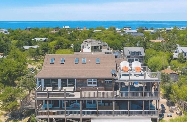 Gatsby's - Heated Plunge Pool & Hot Tub in OBP, Sleeps 26, Steps From The Beach