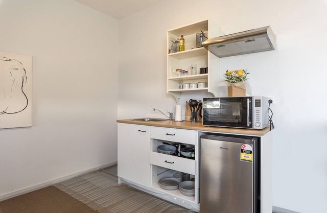 Gawler Townhouse Modern 1 Bedroom Plus optional Futon, with bathtub