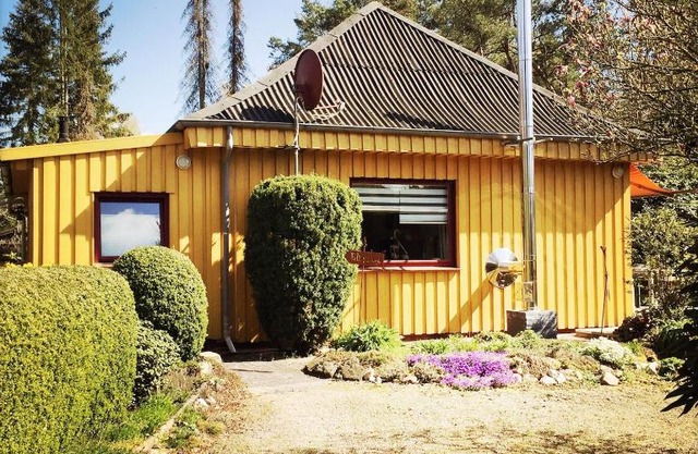 Gelbes Haus bei Mardorf am Steinhuder Meer