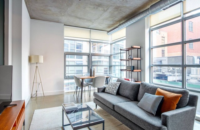 Generous Logan Circle 2BR w/W/D, Roof BBQ, walk to Metro, by Blueground