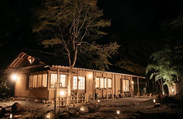 Genpu-an" Inn with stream and forest Private tent sauna/drum bath/BBQ/hearth/home theater