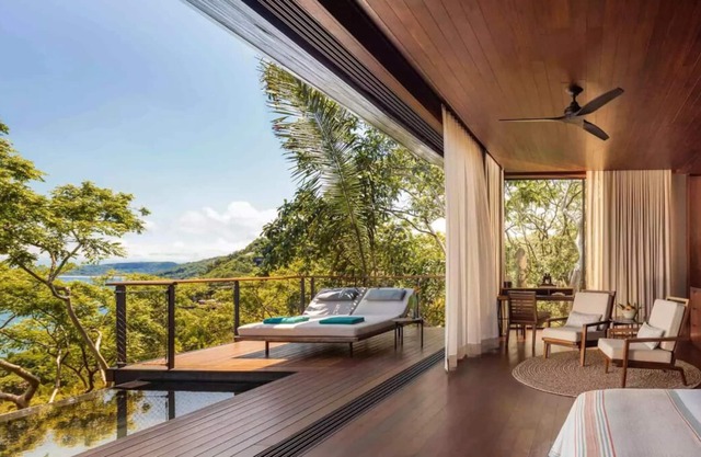 Get Ready for a Blissful Getaway! Outdoor Pools, Beachfront, Free Breakfast!