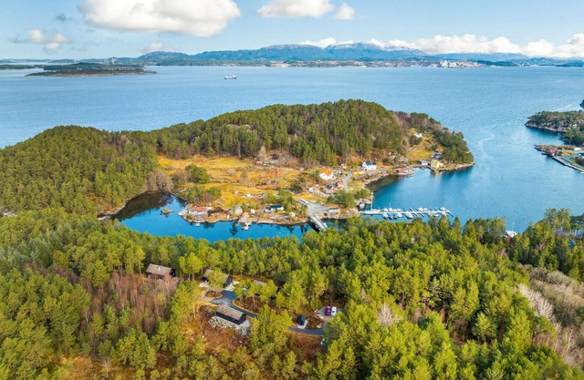 Get ready for a great vacation by the fjord.