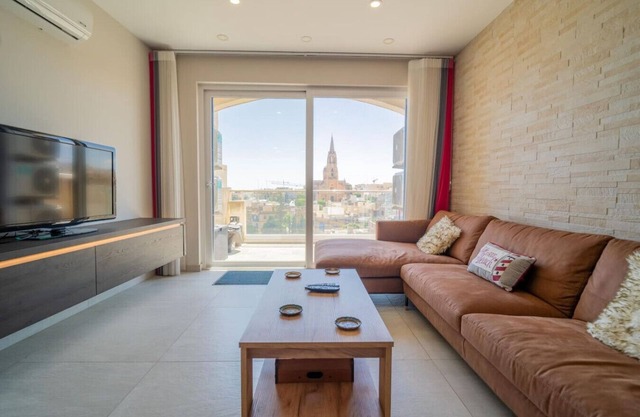 Ghajnsielem 4BR Home with Wifi, AC and comfy beds!